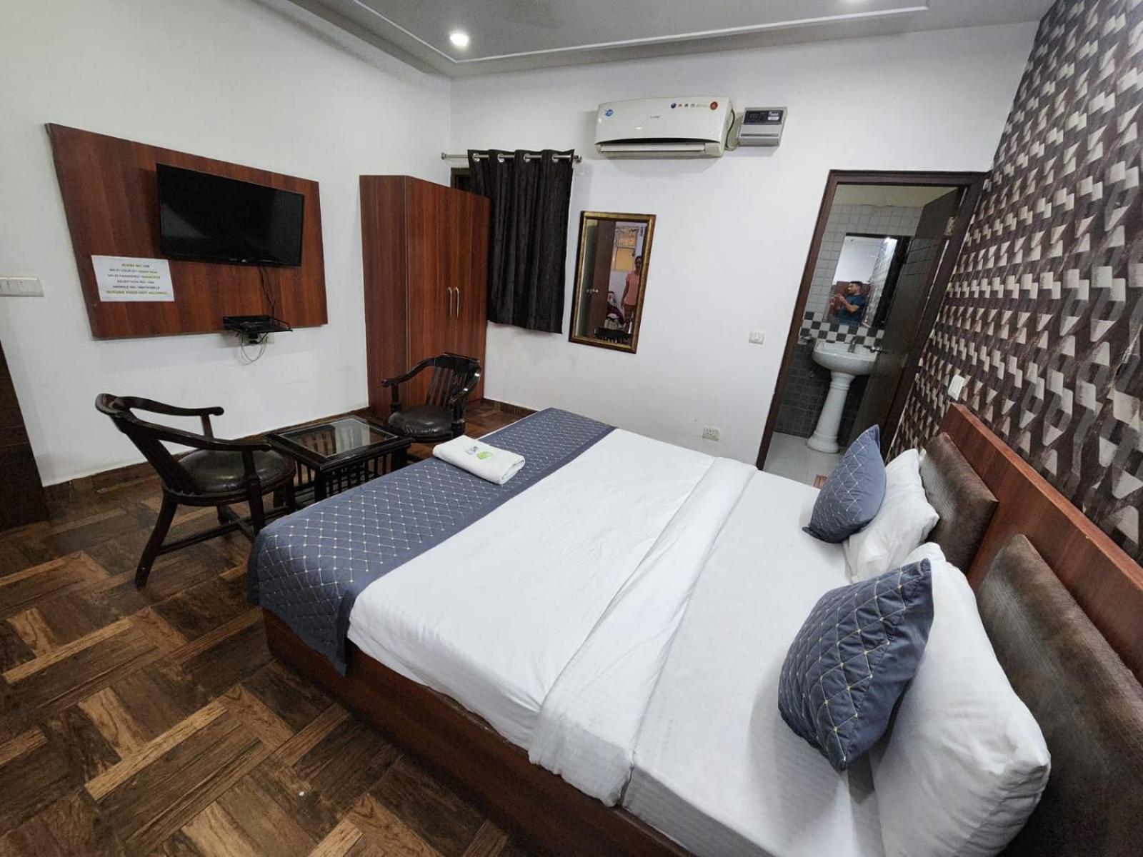 Hotel Aerotech Near Delhi Airport Ню Делхи Екстериор снимка