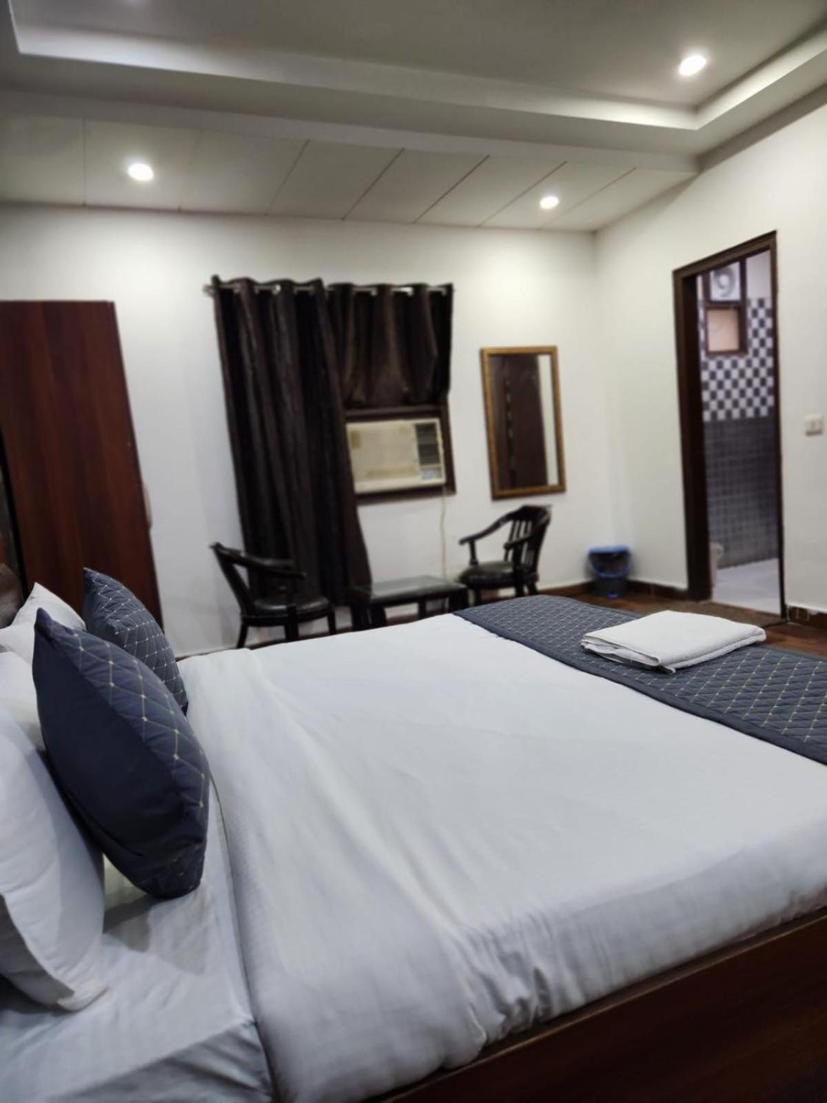 Hotel Aerotech Near Delhi Airport Ню Делхи Екстериор снимка